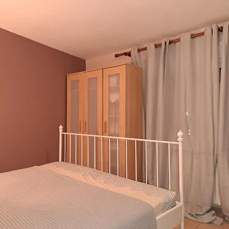 Secret Garden Apartment *